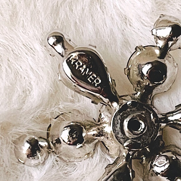 KRAMER|Vintage Snowflake Brooch Pin|Mark Kramer of NY|Clear Rhinestones|Signed - Picture 9 of 11